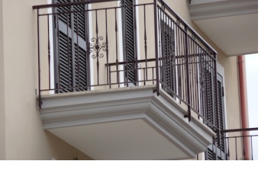 balcone-aggettante-370x230.jpg